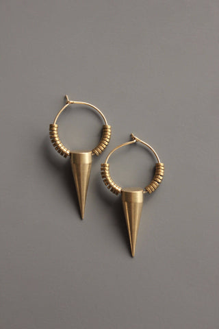 SAHE04 Gold plated hematite and brass spike hoop earrings
