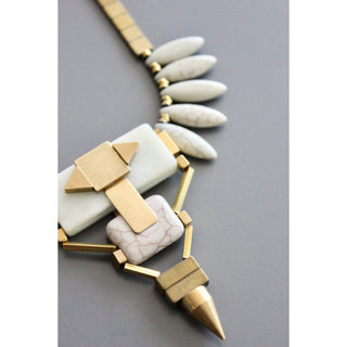 BKN316 Geometric bib necklace with magnesite and serpentine