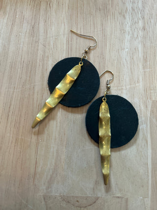 Jess Abernethy Vera earring black