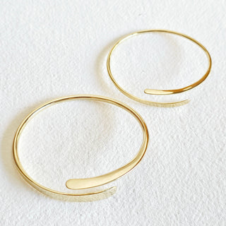 Bisjoux Brass simple wire bangle bracelet flat ends 2 styles